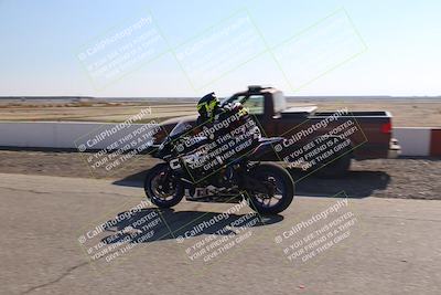 media/Nov-03-2025-Lets Ride (Mon) [[4d74c1c4d3]]/A Group/Grid/